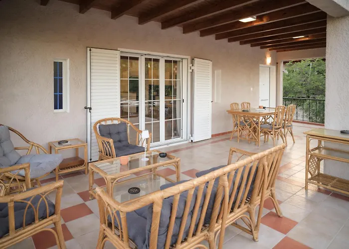 Hébergement de vacances Anax *