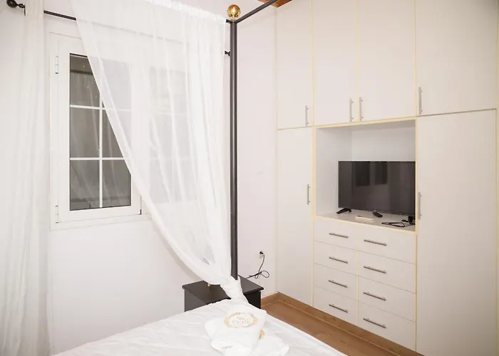 Anax * Agioi Theodoroi (Corinthia)